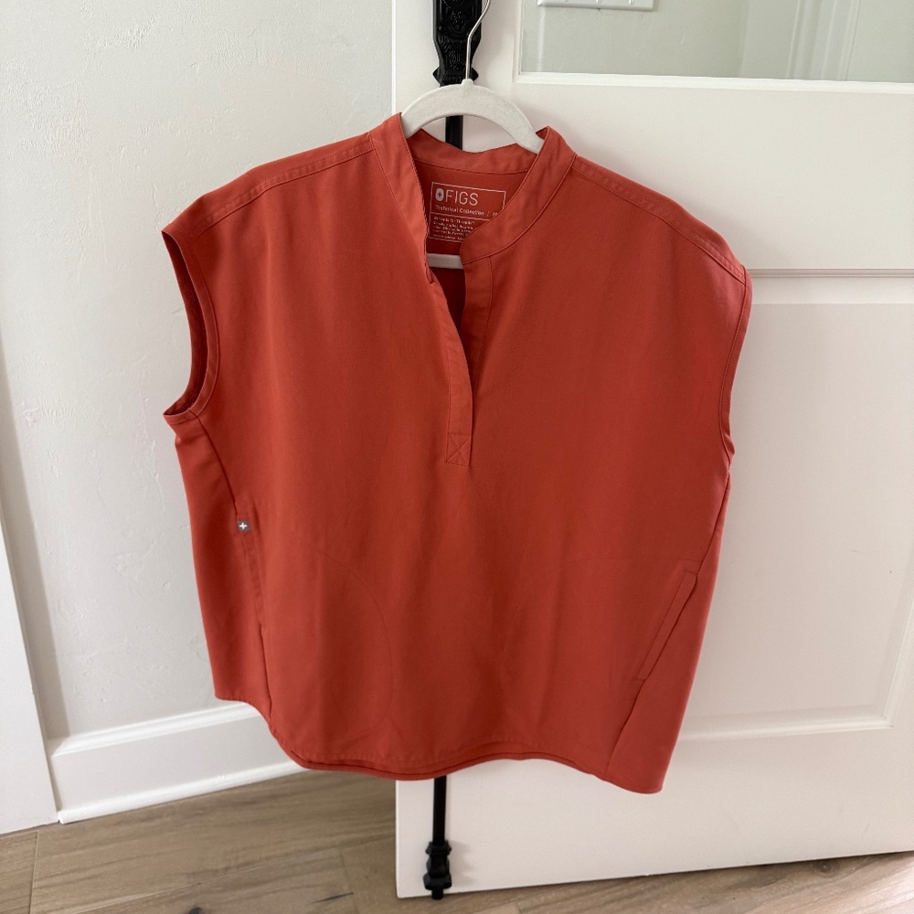FIGS Rafaela TERRACOTTA Oversized Scrub Top - Size Medium